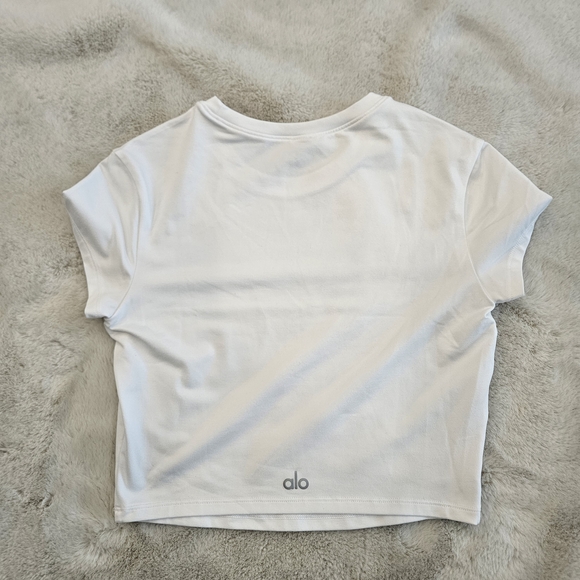 Bundle ALO Yoga Women's White Short Sleeve Tees Two Tops XS - Picture 4 of 9
